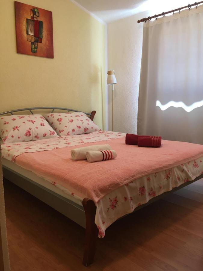 Apartments 4M Gornji Karin Eksteriør billede