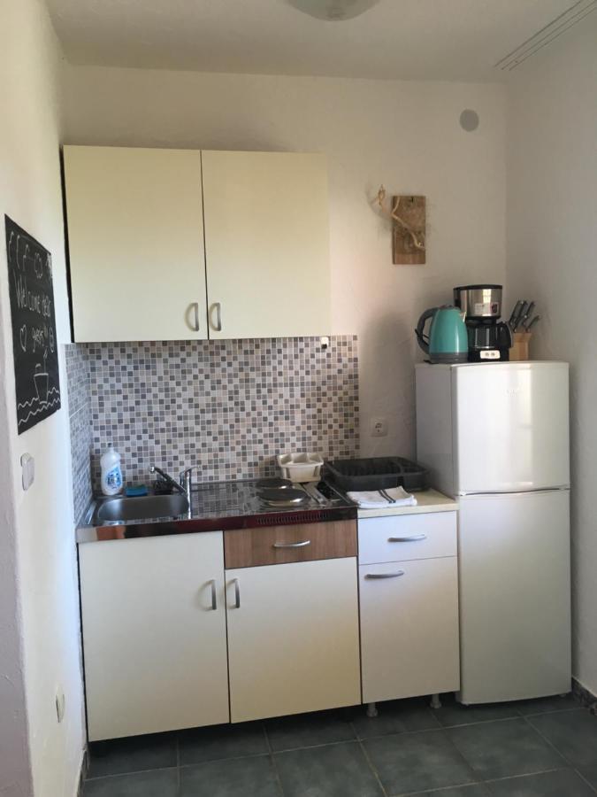 Apartments 4M Gornji Karin Eksteriør billede