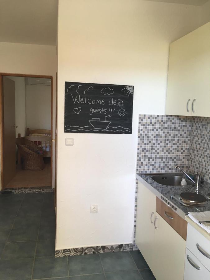 Apartments 4M Gornji Karin Eksteriør billede